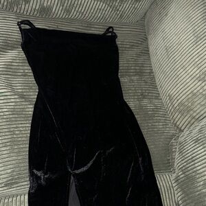 Chic Black Velvet Maxi Dress